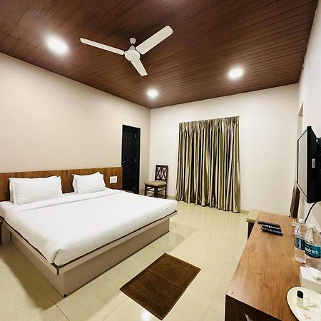 Hotel Grand Indu, 3 Star Kolhapur Exterior foto