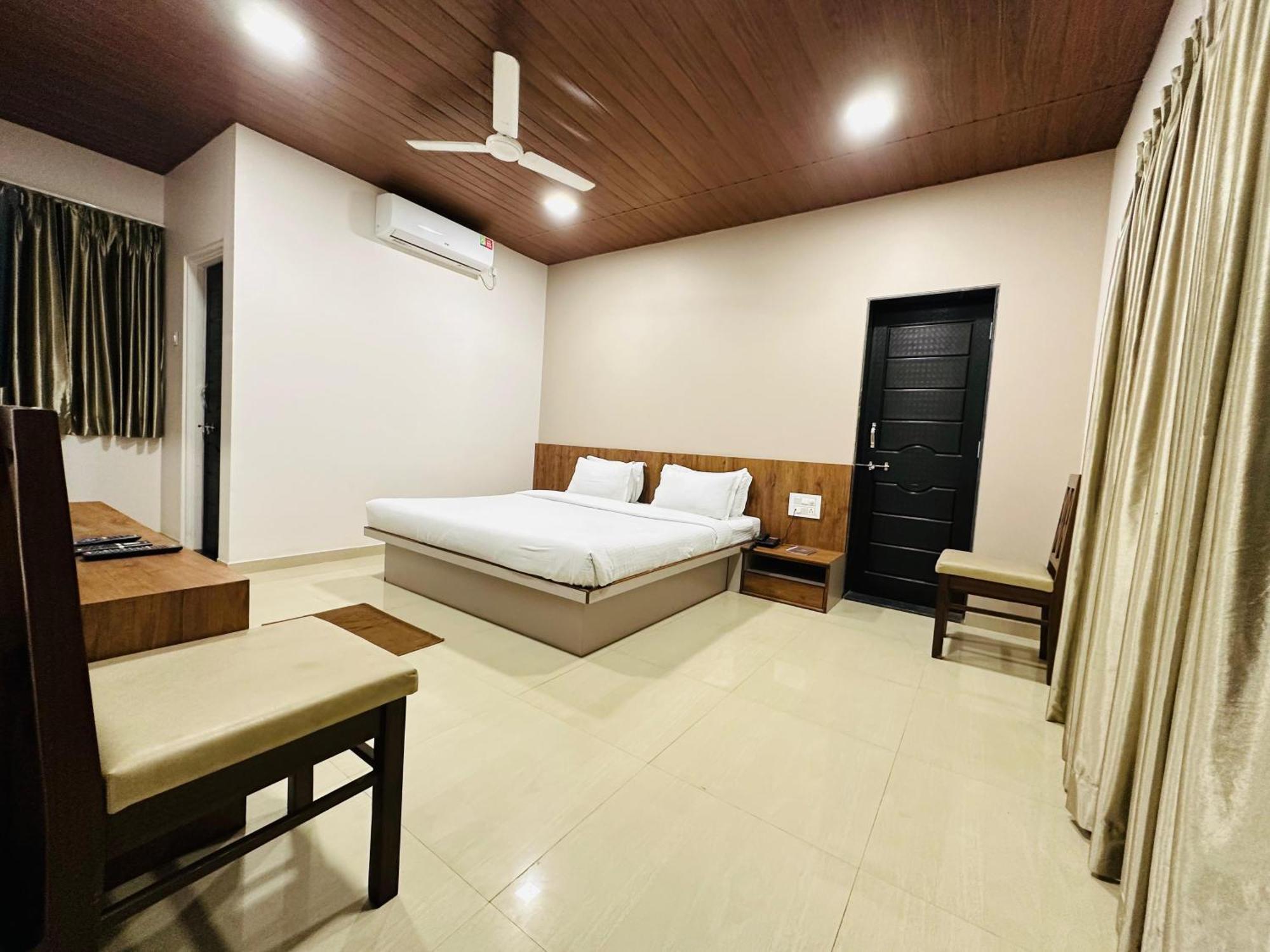 Hotel Grand Indu, 3 Star Kolhapur Exterior foto