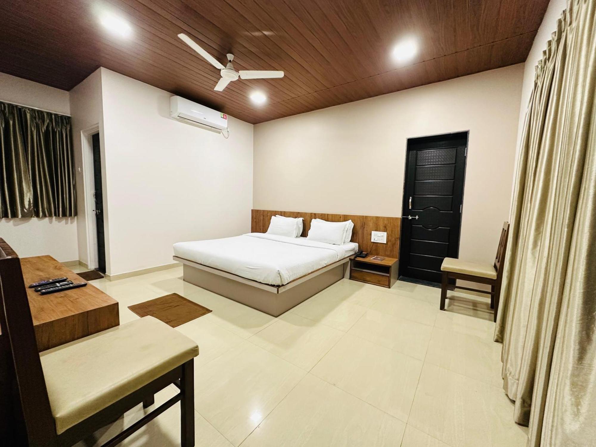 Hotel Grand Indu, 3 Star Kolhapur Exterior foto
